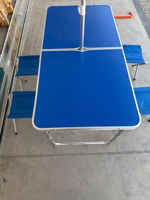 Къмпинг комплект 3 в 1: Сгъваема маса с 4 стола и чадър – лек, компакт