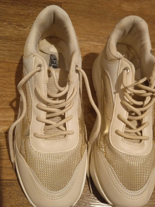 Маратонки  Napapijri  45, Пума 46, Gap 46,  Eflet 39