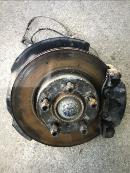 Fuzeta fata BMW Seria 1 E81 E87 2005-2009 butuc,rulment pe ea ! Sunt originale, in stare buna