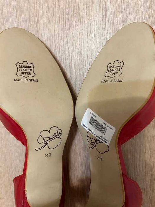 Елегантни дамски обувки с ток, естествена кожа, червен цвят, номер 39