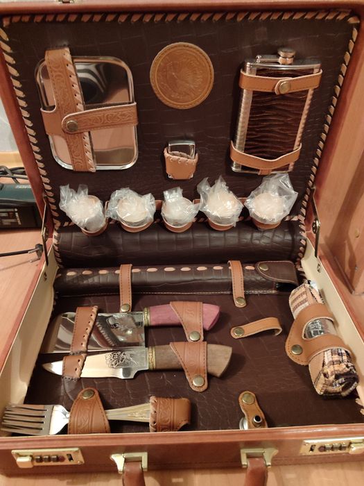 Набор для рыбалки, охоты кемпинга.