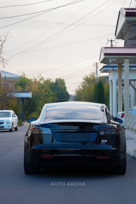 Tesla model S dual motors