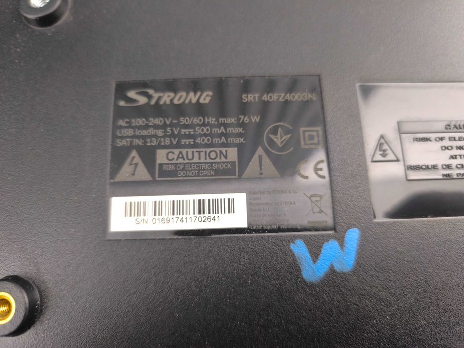 Televizor STRONG SRT 40FE4003N 40 inch cu porturi multiple