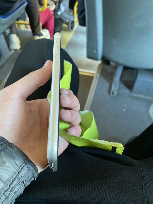 Айфон 11 128гб 100е