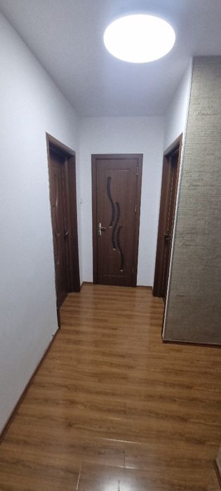 Inchiriez apartament 3 camere