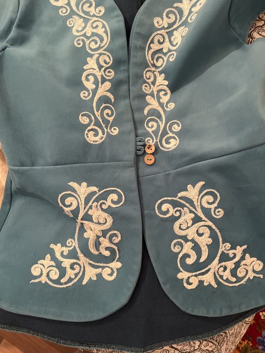 Қазқи желетка мен тақия