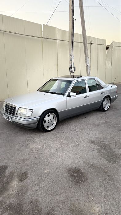 Mersedes 124  sotiladi  1992  E 500