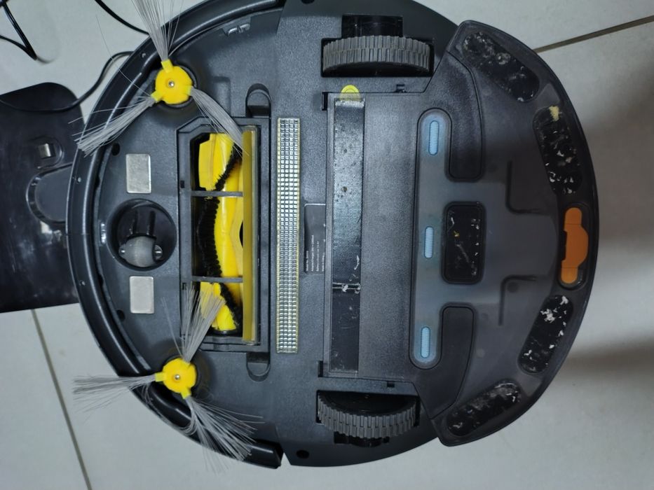 Robot aspirare și mop