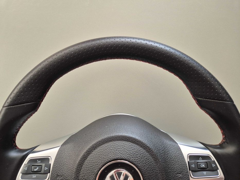 GTI VW Scirocco скосен волан с еърбег – Golf 5/6, Passat B6/B7, Caddy, Touran, Tiguan