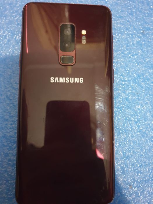 Samsung Galaxy s9+ сломоно