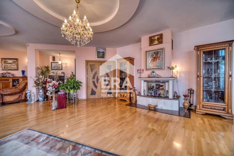 Продава се Къща в Варна, Бриз - 329 кв.м за 1535 €/кв.м - Снимка #9
