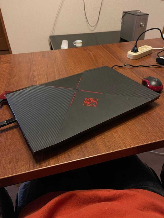 HP Omen 17″, i5-8300H, GTX 1050, 8 ГБ ОЗУ, SSD 128 ГБ + HDD 1 ТБ.