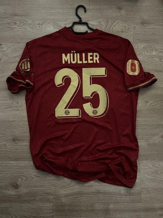 Футбольная форма FC Bayern Munich — Müller #25