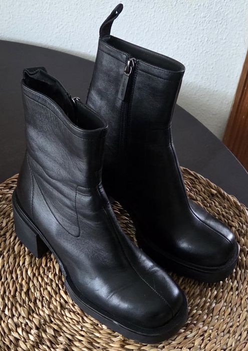 Ghete piele mărimea 36 brand Anna Cori