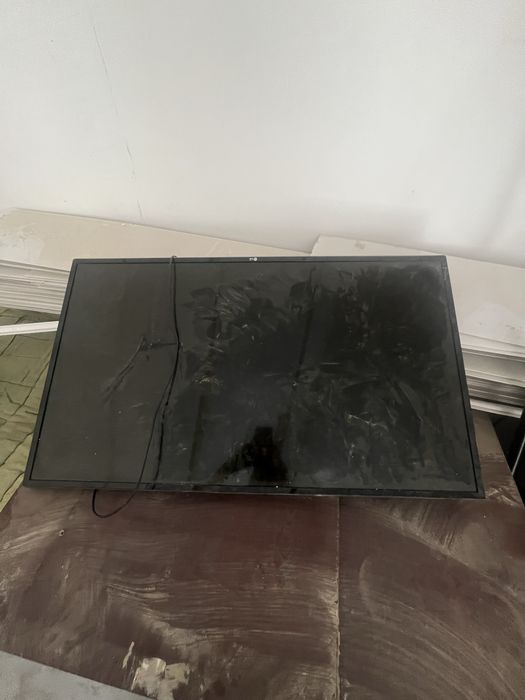 LG 43LJ594V продам сроно