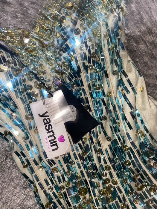 Дълга рокля с камъни