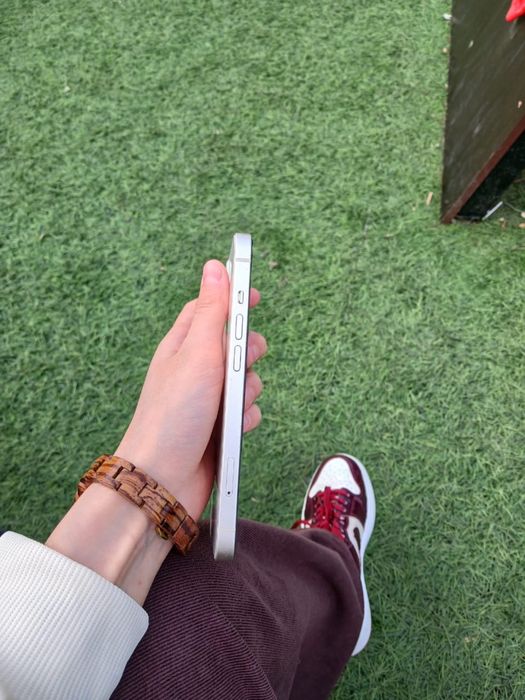 Продам айфон 13 срочно