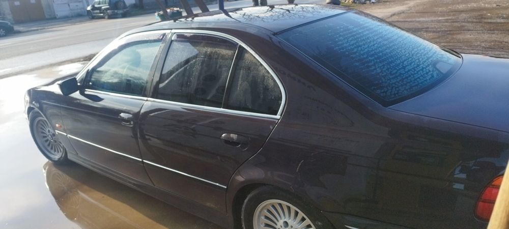 Продавам BMW E39 523i