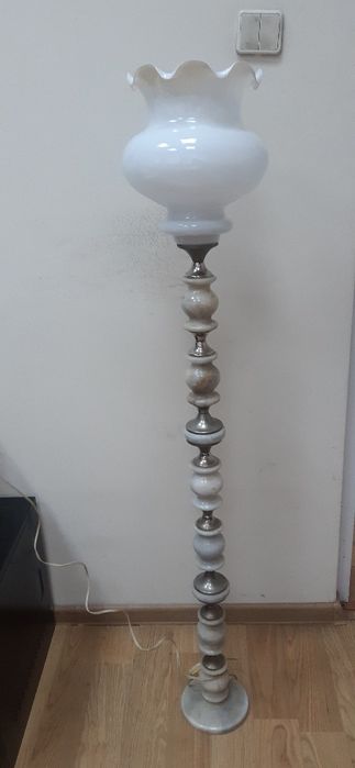 Мраморна ретро лампа