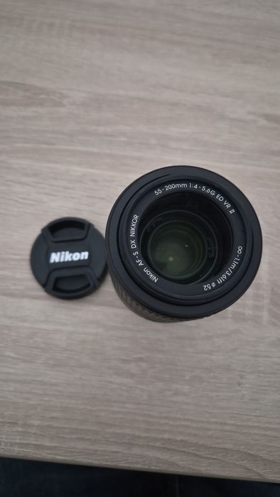 Obiectiv Nikon AF-S DX Zoom-Nikkor 55-200 mm