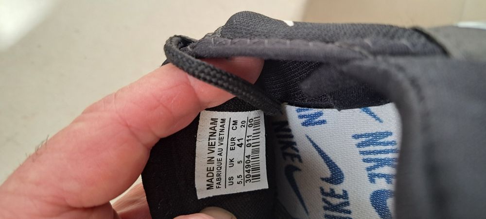 Маратонки Найк 41 номер