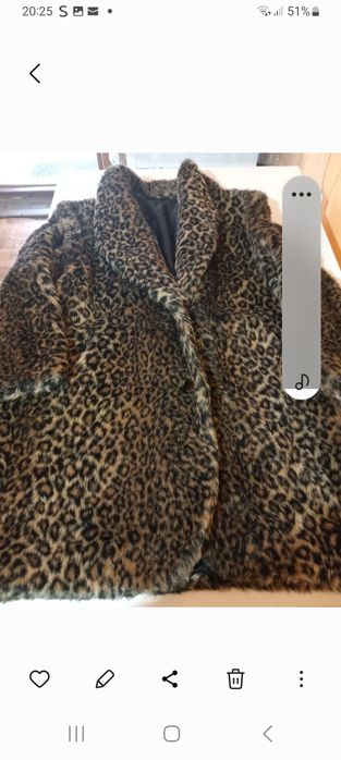 Vând haină de blana animal print