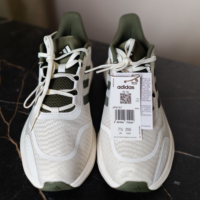 Новые оригинальные кроссовки Adidas All Day Essential (адидас)