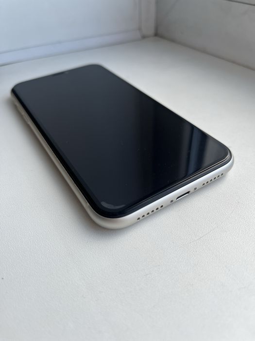 Продам белый iphone 11 128gb