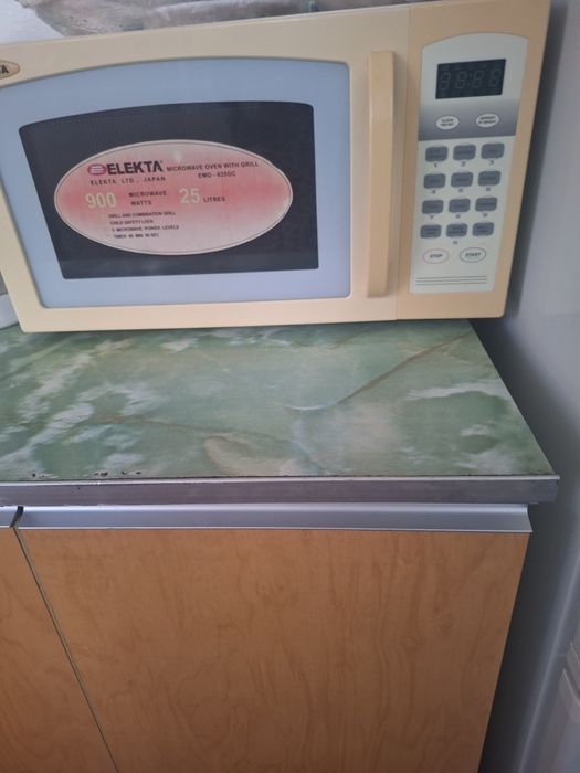 Микроволновая печь названием Elekta состояние рабочее  г.Самарканд