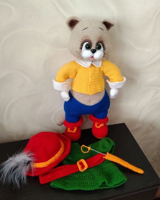 Кот в сапогах. Вязаные игрушки.