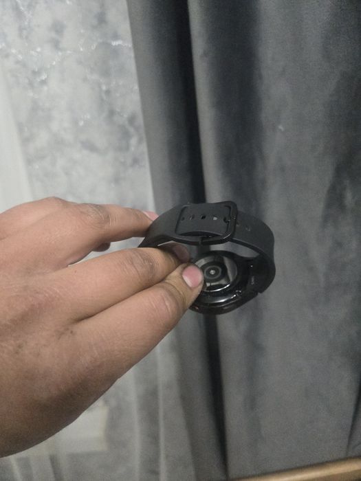 Продам часы galaxy whatc 4