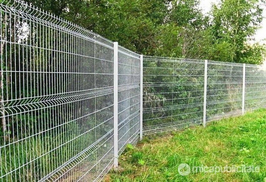 Garduri din plasă bordurata