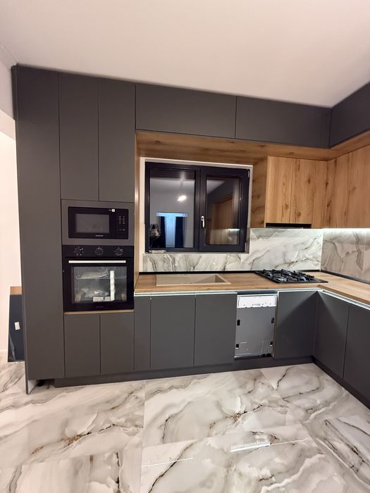 Mobilă la comandă București bucătării dulapuri dressing living
