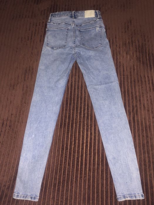 Pantaloni denim Bershka