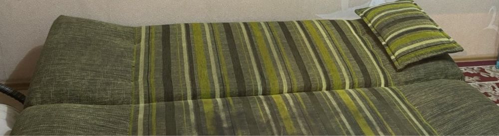 Продоется диван с креслом