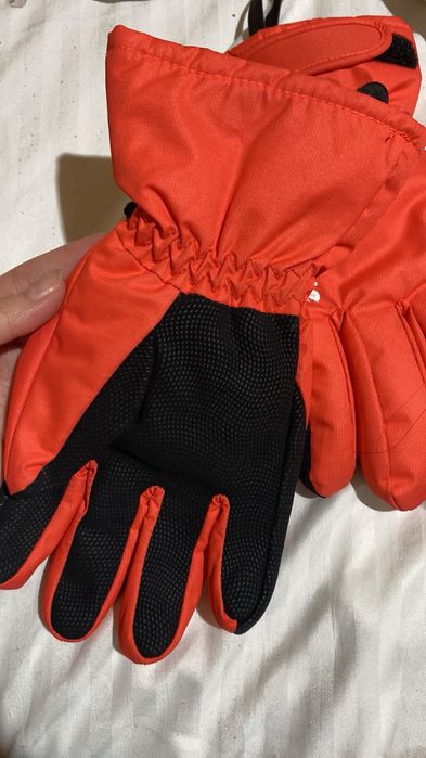 Дамски ски ръкавици