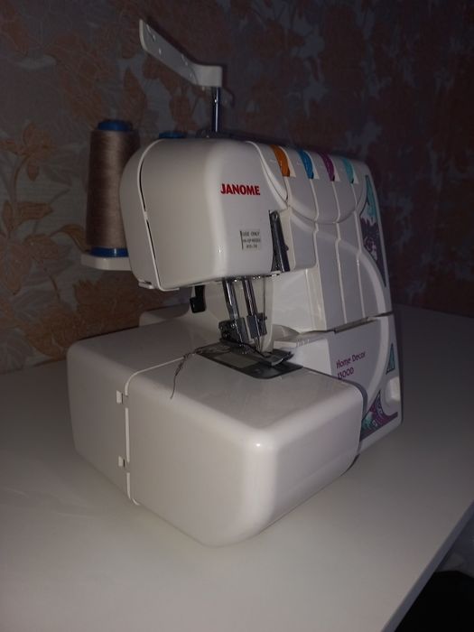 Продам оверлок б/у