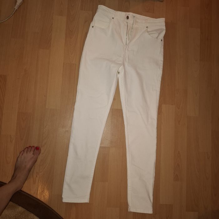 Blugi  bershka noi