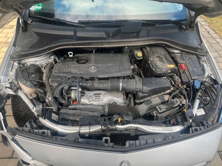 На части! Mercedes B180 2016 W246 FACELIFT