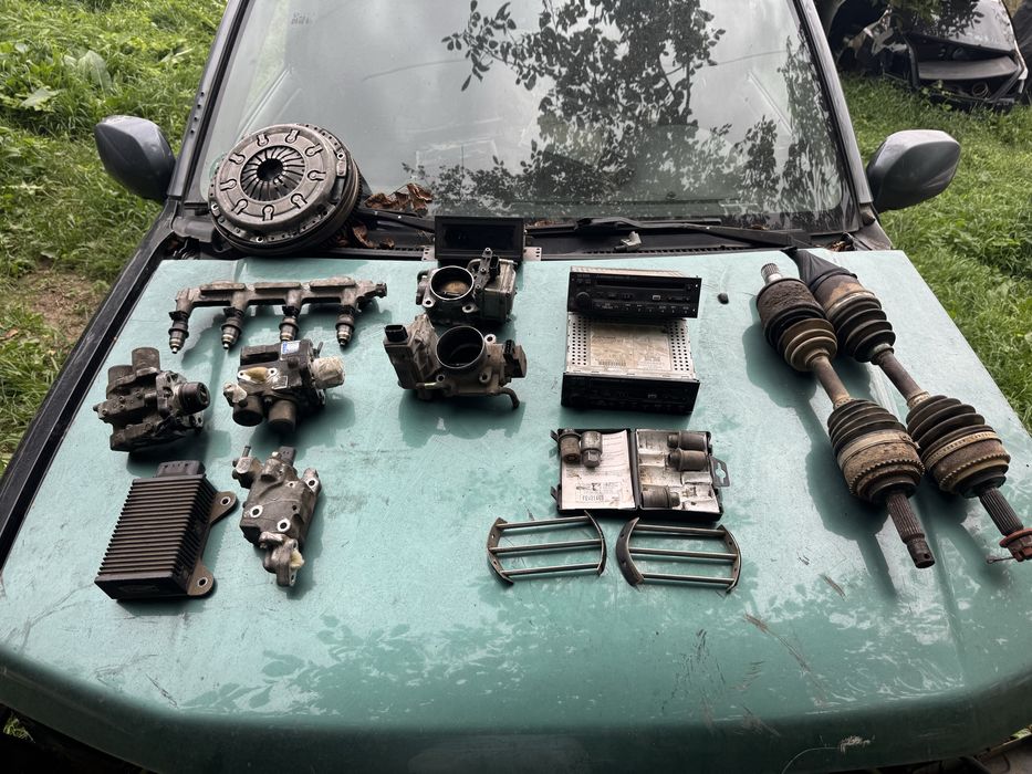 Dezmembrez pajero pinini 1.8 si 2.0 gdi Mitsubishi pajero pinin piese