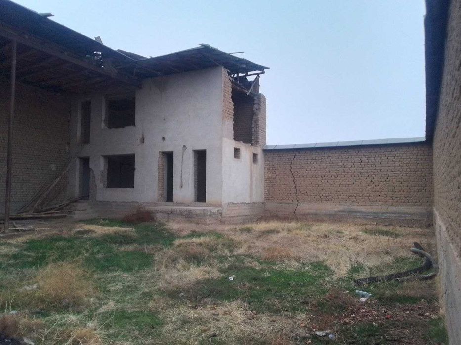 Янгийўл тумани Нуробод М39 400 метр Коробка холатида Уи сотилади