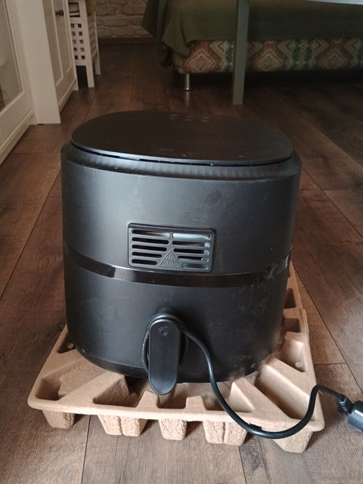 продавам чисто нов airfryer philips