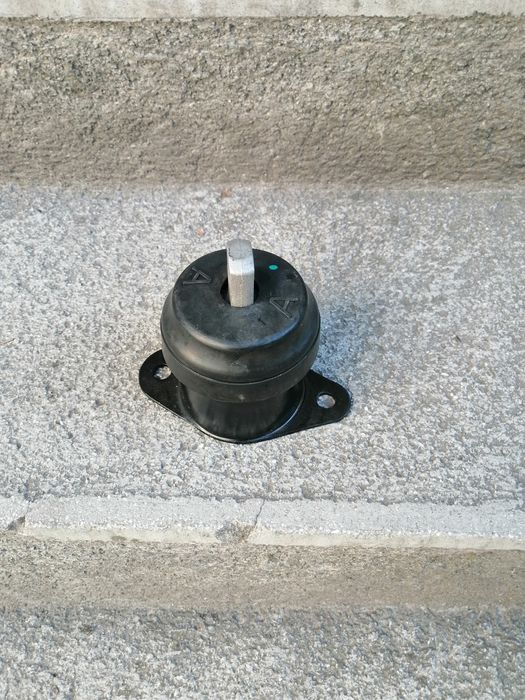 Нов тампон за окачване на двигателя на хонда акорд7.