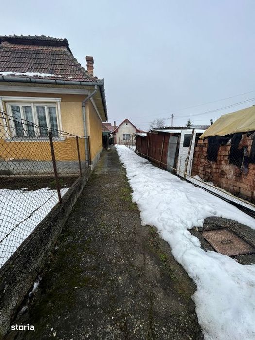 Casa individuala, 3 camere, 73 mp., teren 520 mp.