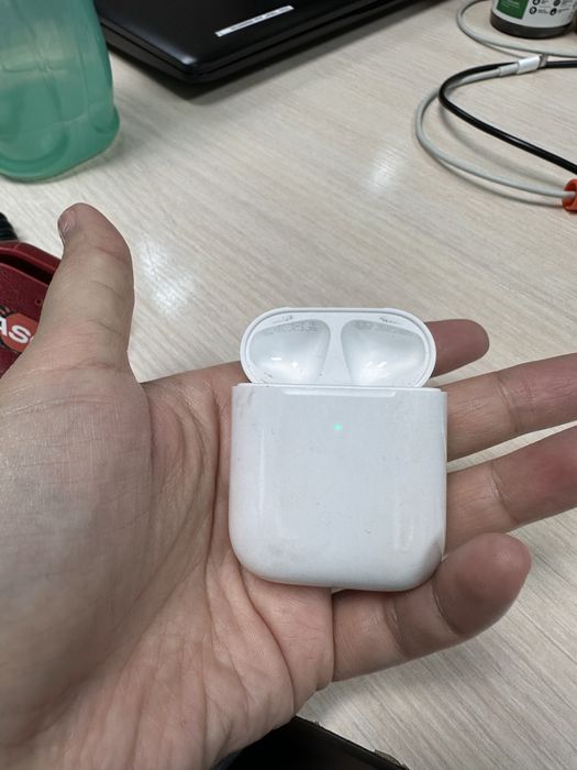 Apple AirPods 2 (Lightning)