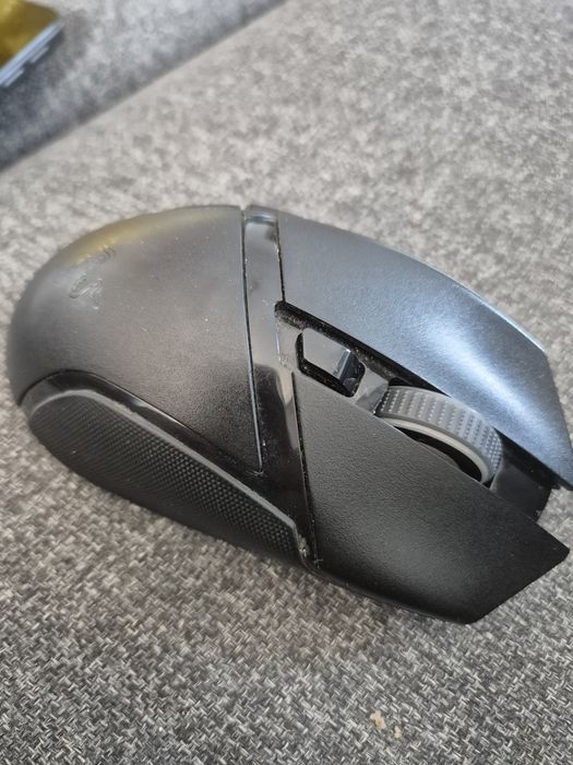 Vand mouse Razer Basilik v3
