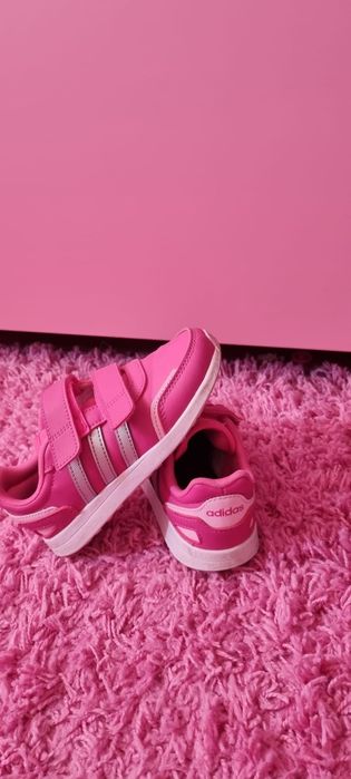 Adidasi Adidas fetita ca si noi