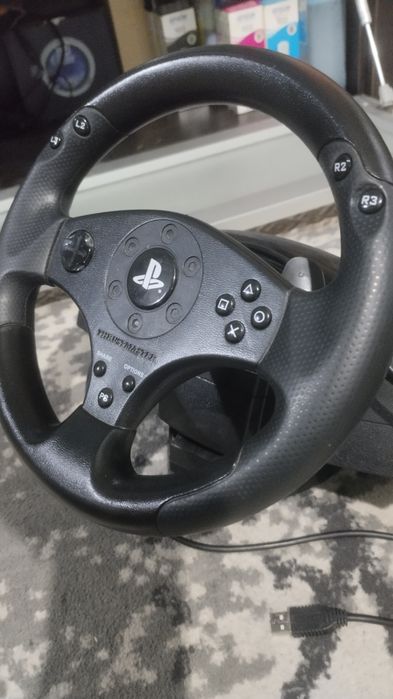 Продам игровой руль THRUSTMASTER для Ps4-Ps3