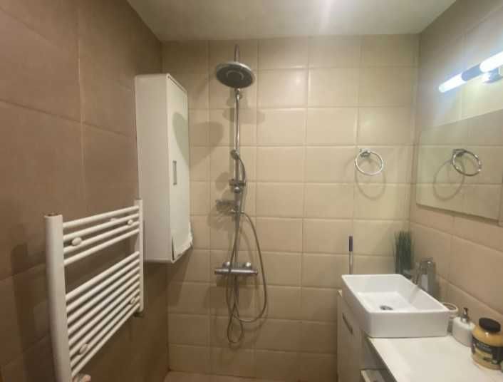 Продава се Двустаен апартамент в София, Изток - 71 кв.м за 2747 €/кв.м - Снимка #12