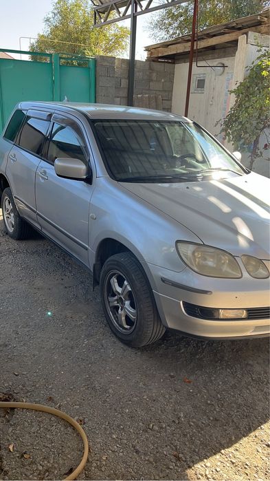Продам машину Mitsubishi Outlander